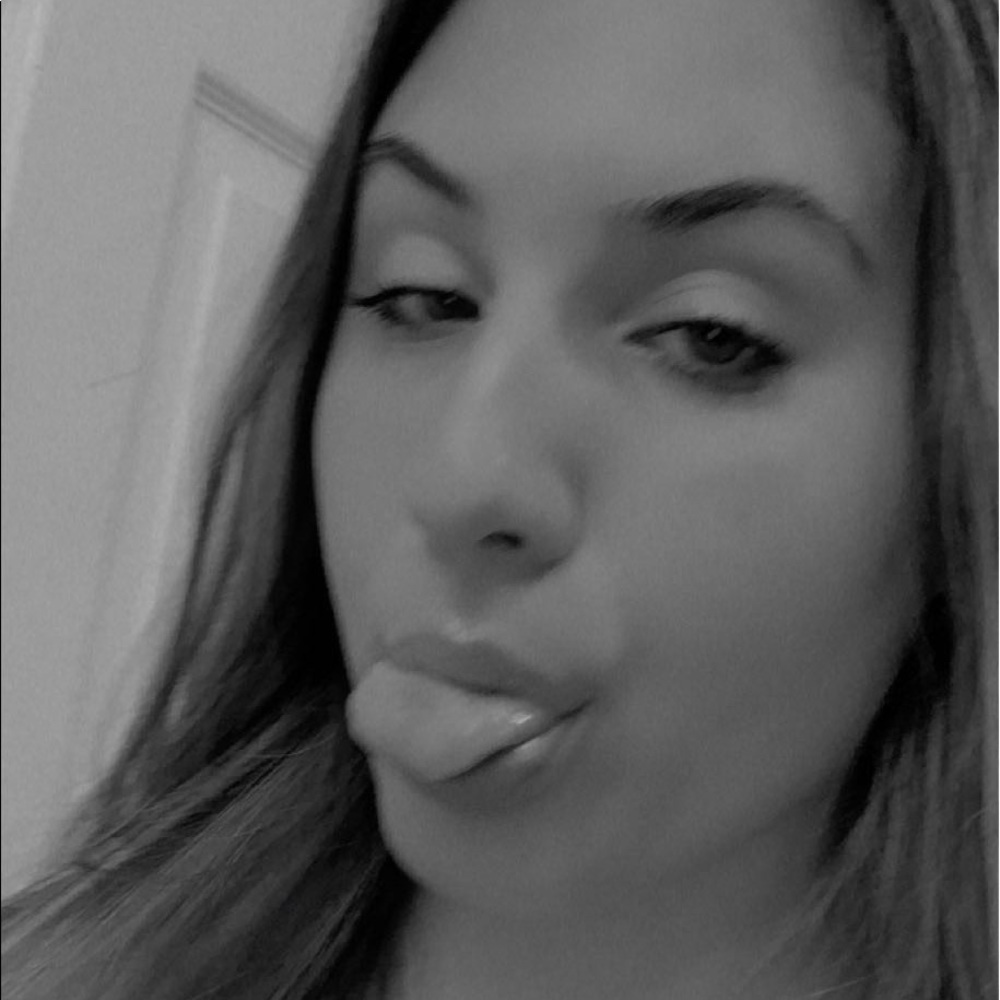 Meet your Posher, Makayla
